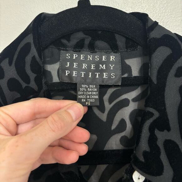 Spenser Jeremy Petites Semi Sheet Velvet Paisley Button Down Blouse - Size SP - Picture 3 of 4